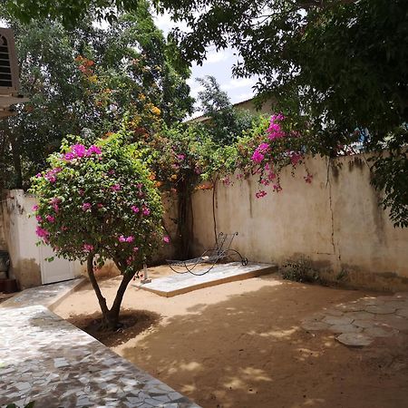 Keur Baboune M'Bour Bagian luar foto