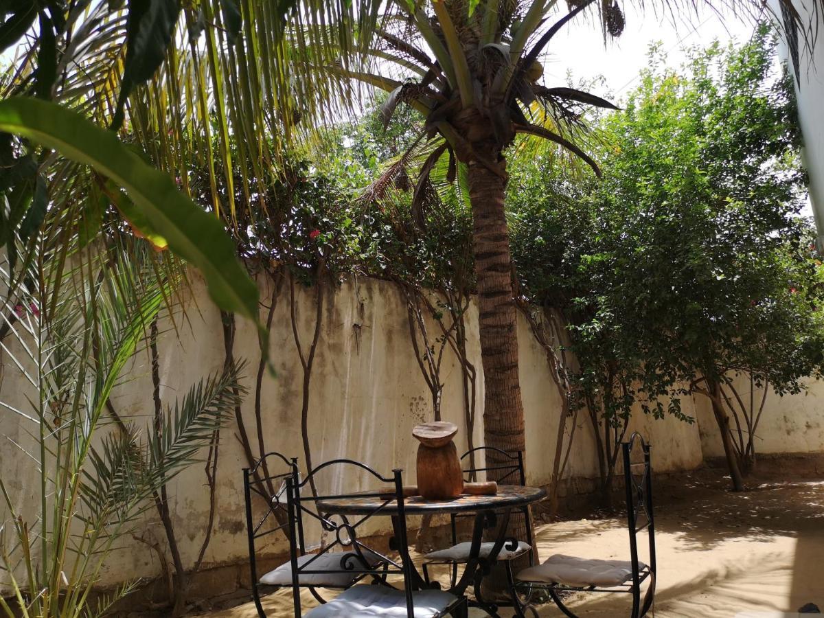 Keur Baboune M'Bour Bagian luar foto