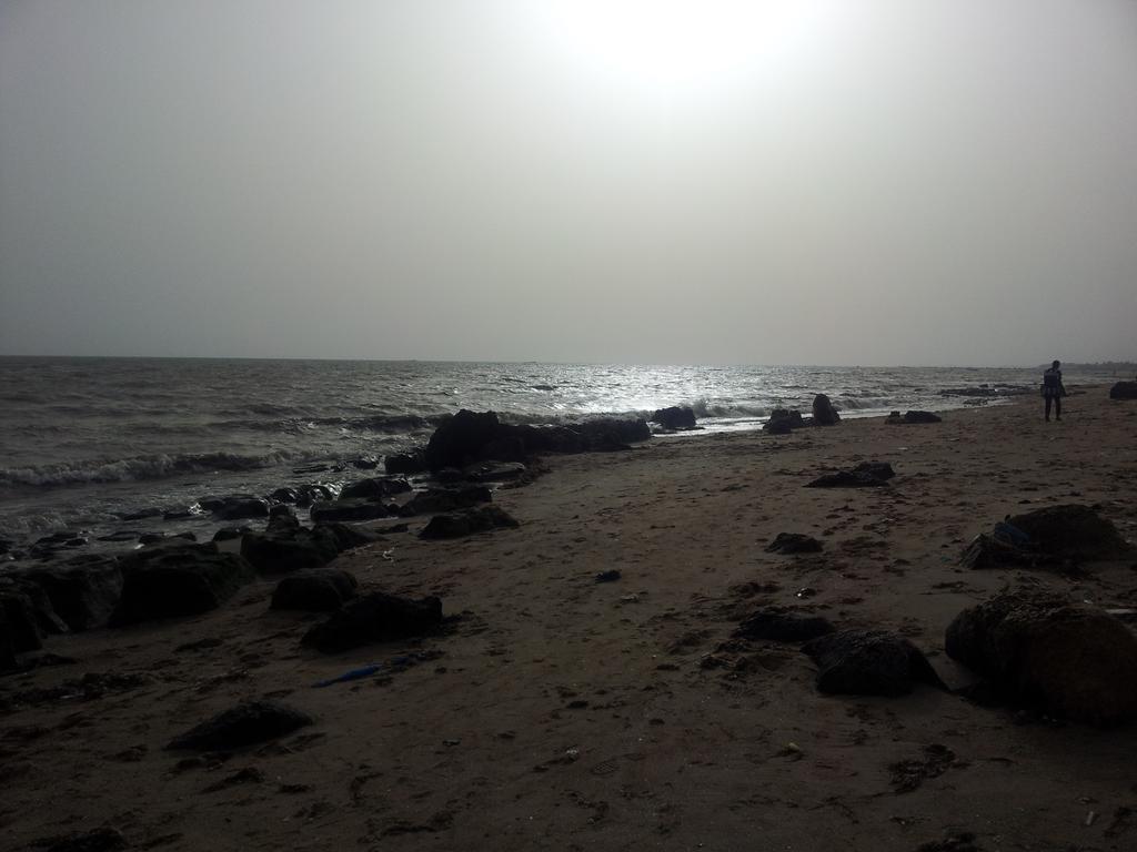 Keur Baboune M'Bour Bagian luar foto